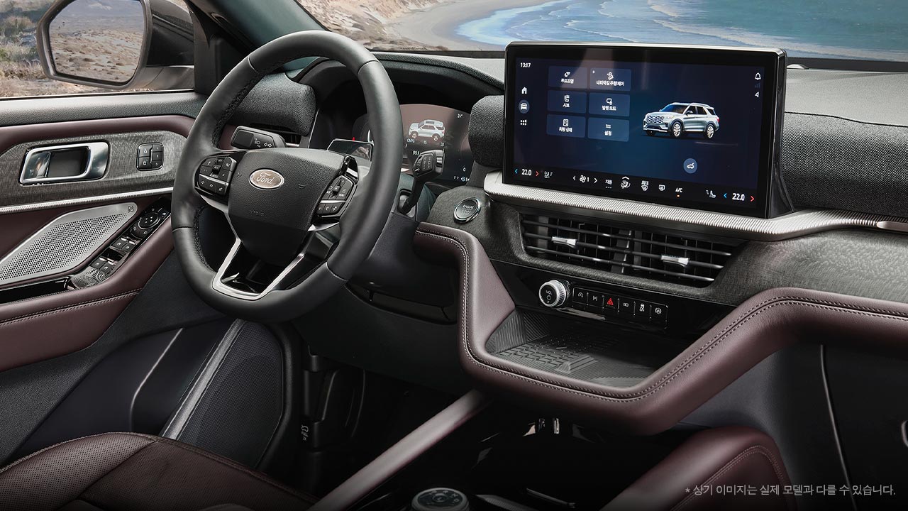 Explorer Gallery Interior 11