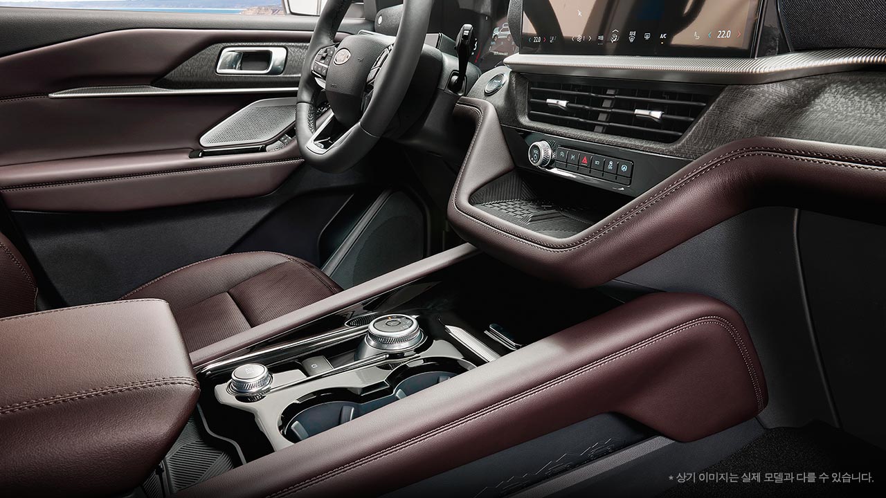 Explorer Gallery Interior 10