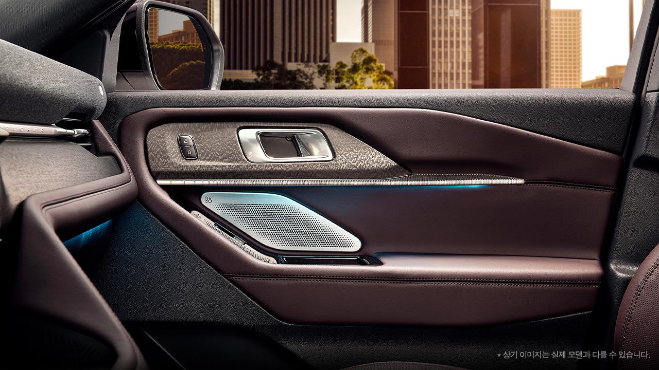 Explorer Gallery Interior 5