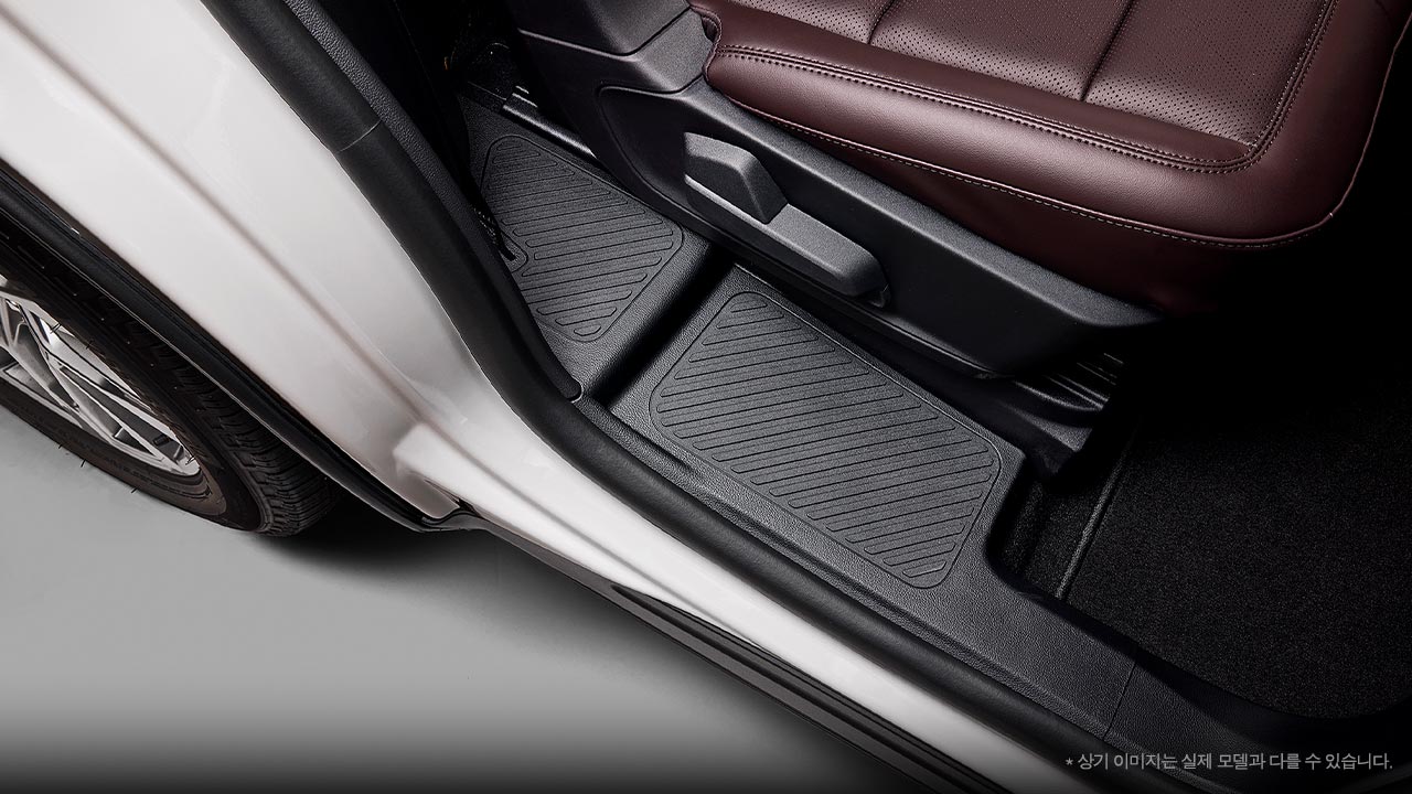 Explorer Gallery Interior 9