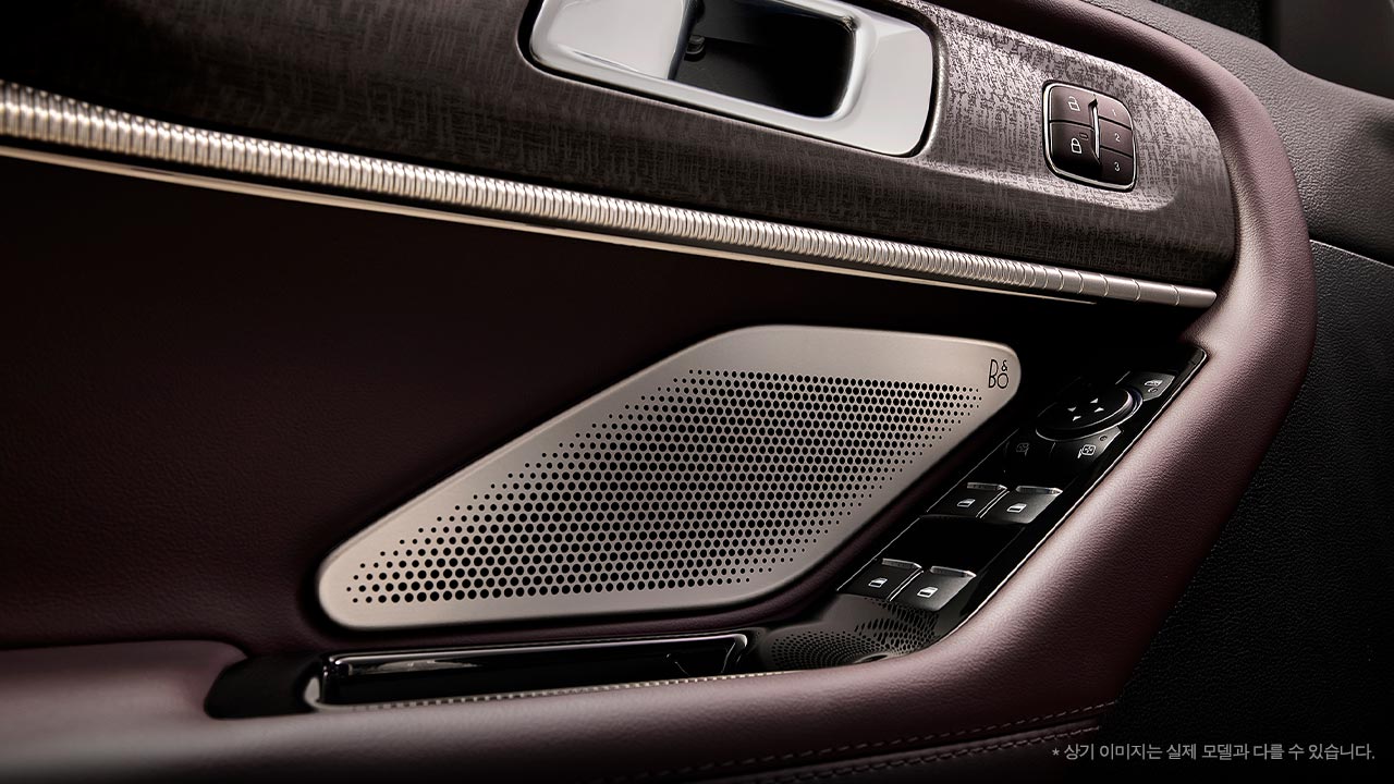 Explorer Gallery Interior 7